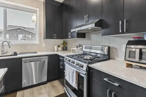 16 Howse Crescent NE photo 14
