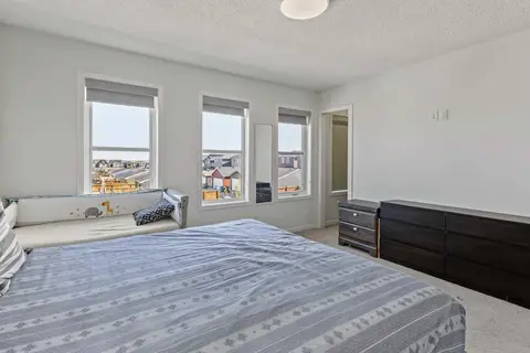16 Howse Crescent NE photo 18