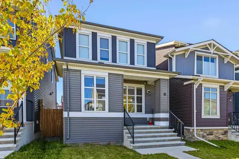 16 Howse Crescent NE photo 2