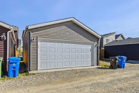16 Howse Crescent NE photo 29