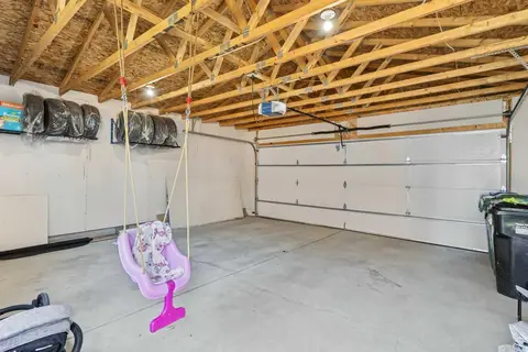 16 Howse Crescent NE photo 30