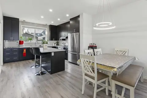 16 Howse Crescent NE photo 8