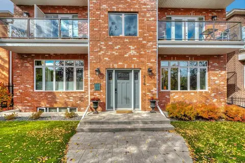 202, 814 Memorial Drive NW photo 3