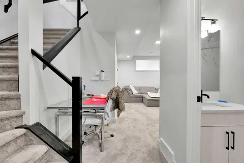 2106 6 Street NW photo 20