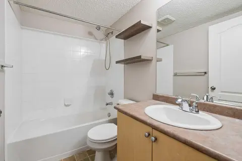 2117, 2371 Eversyde Avenue SW photo 9