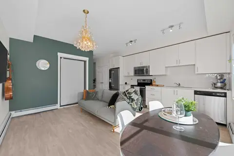 1407, 215 Legacy Boulevard SE photo 10