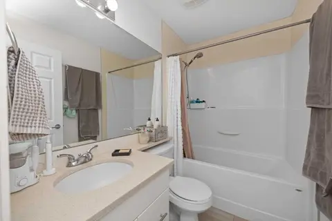 1407, 215 Legacy Boulevard SE photo 19