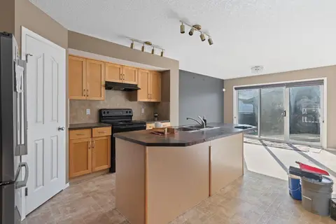 23 Saddlecrest Way NE photo 4