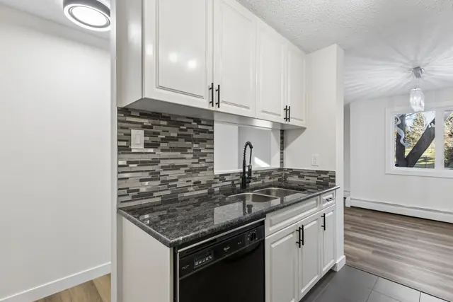 Kitchen - #226, 723 57 Avenue SW